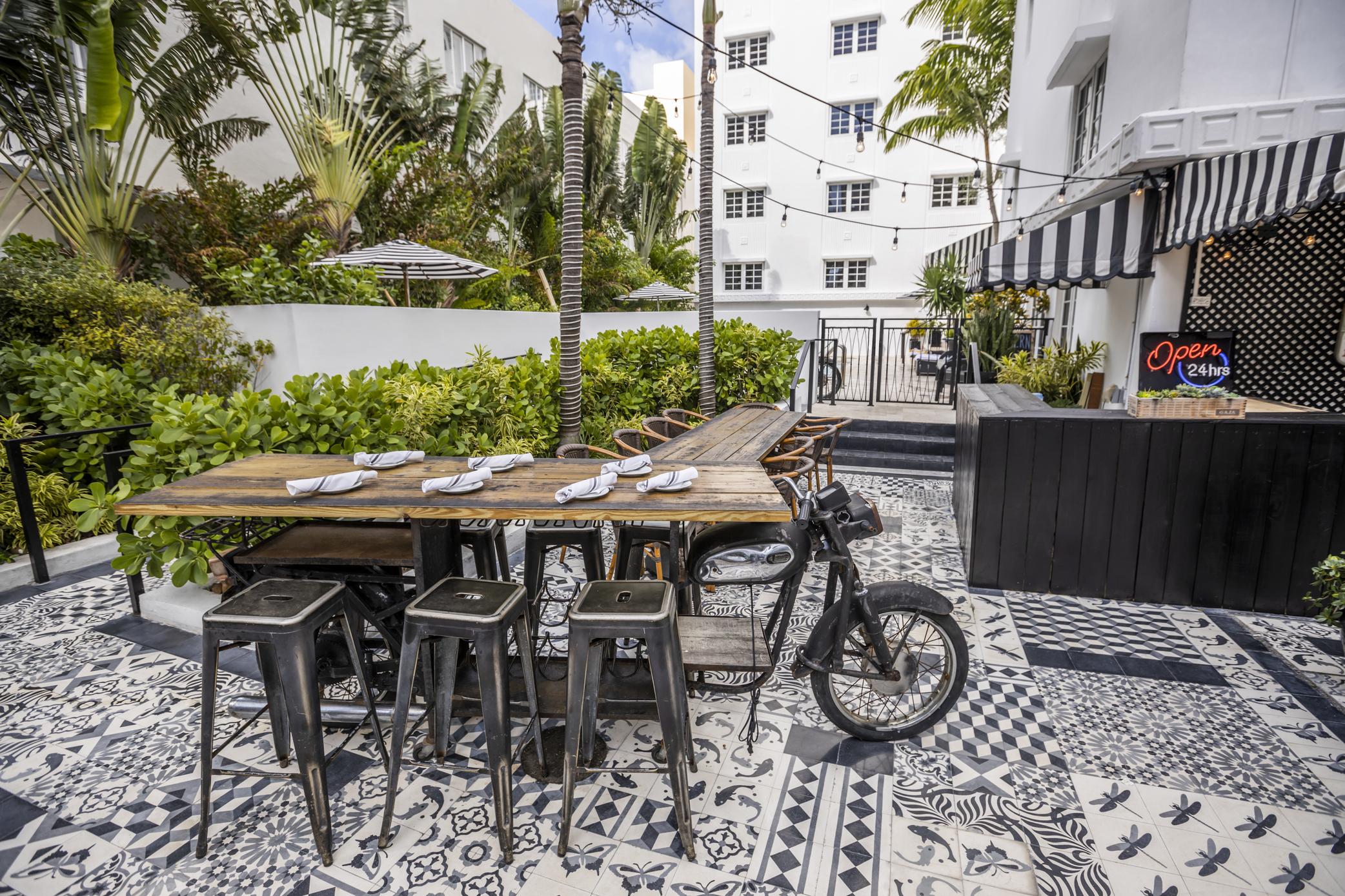 Hotel Croydon Miami Beach Exterior photo