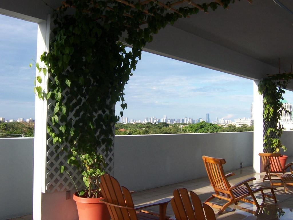 Hotel Croydon Miami Beach Exterior photo